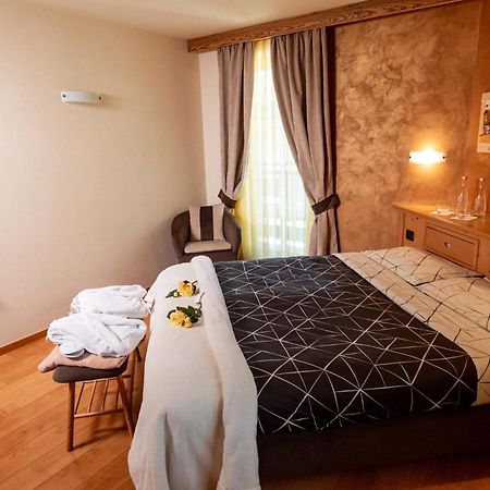Romantic Charming Hotel Rancolin โมเอนา ภายนอก รูปภาพ