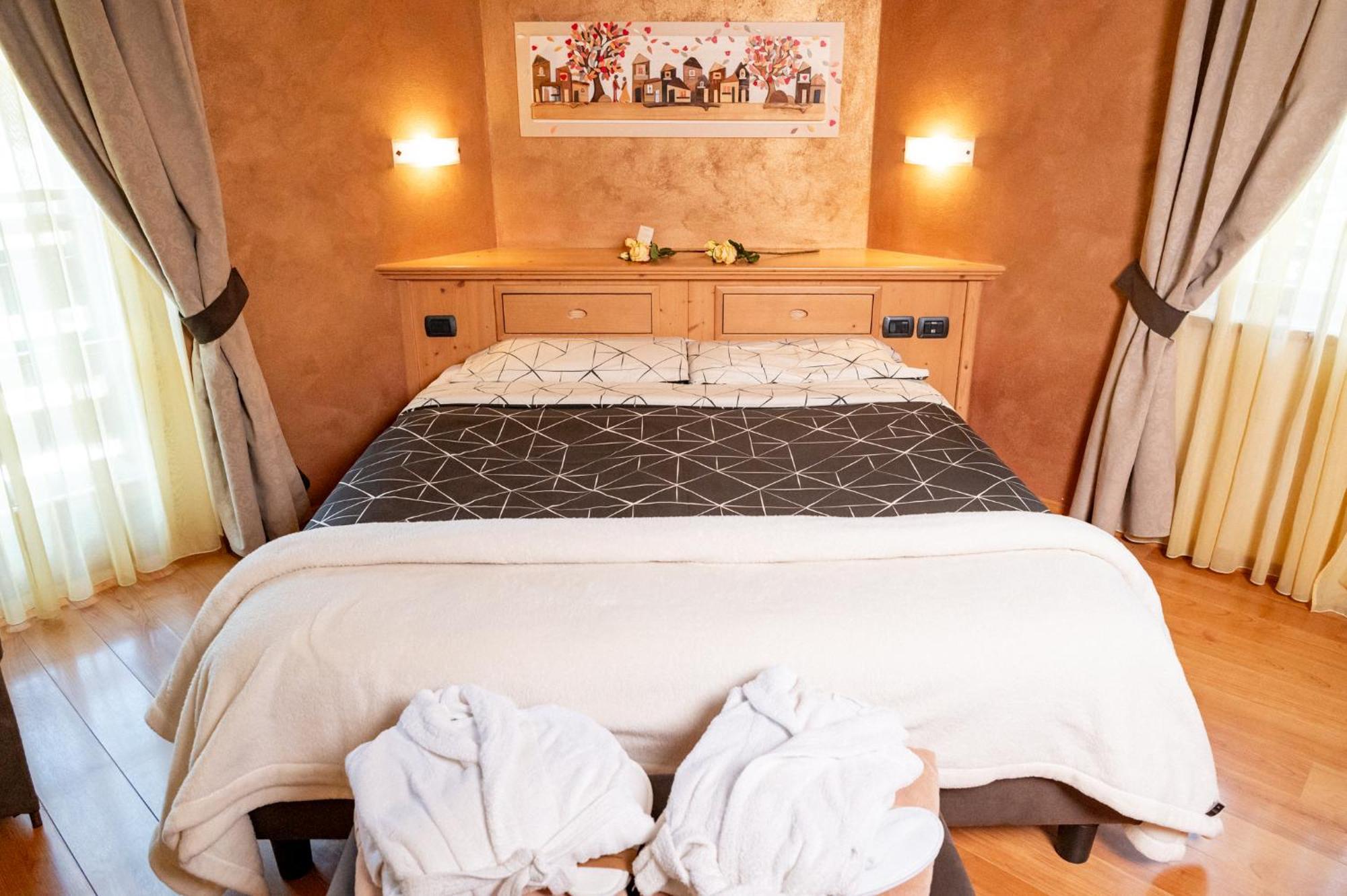 Romantic Charming Hotel Rancolin โมเอนา ภายนอก รูปภาพ